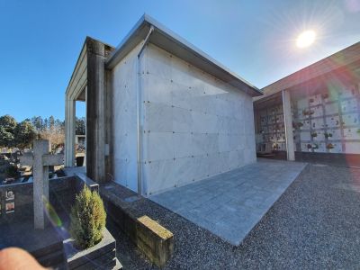 Varese - Loculi in Vetroresina Frontali